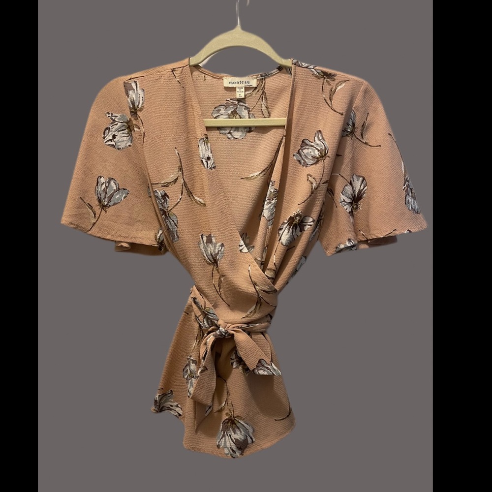 Woman’s Monteu wrap shirt